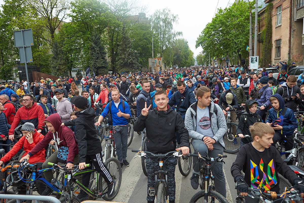 у Франківську встановили рекорд України з наймасовішого велопробігу із синьо-жовтими стрічками